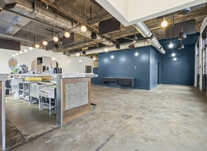 2500 W Chicago Ave, Chicago, IL for lease Interior Photo- Image 2 of 13