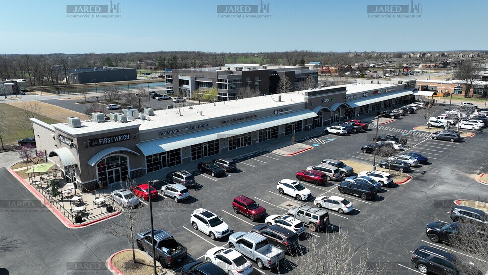 500 SE Walton Blvd, Bentonville, AR à louer - Photo du bâtiment - Image 1 de 13