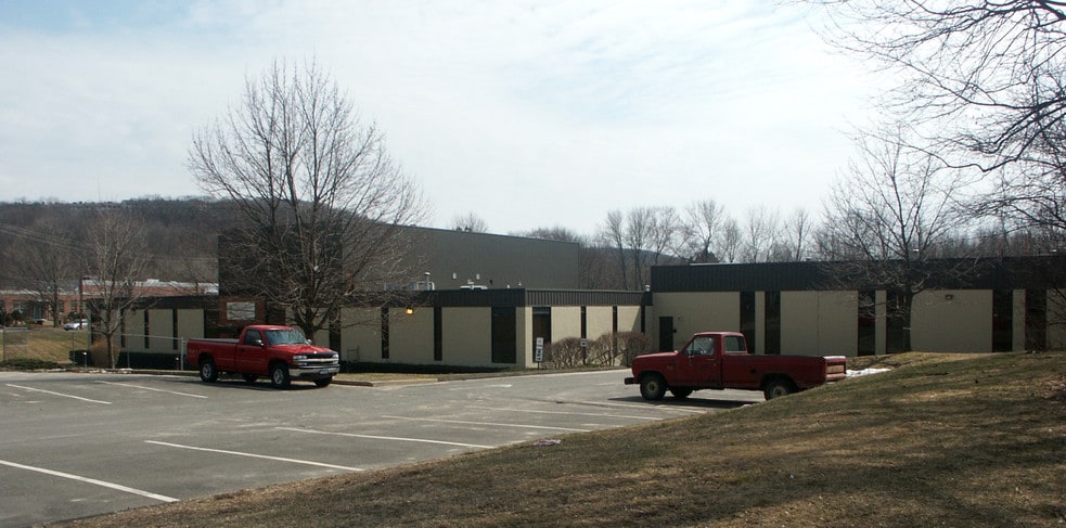 60 Shelter Rock Rd, Danbury, CT for lease - Building Photo - Image 2 of 29