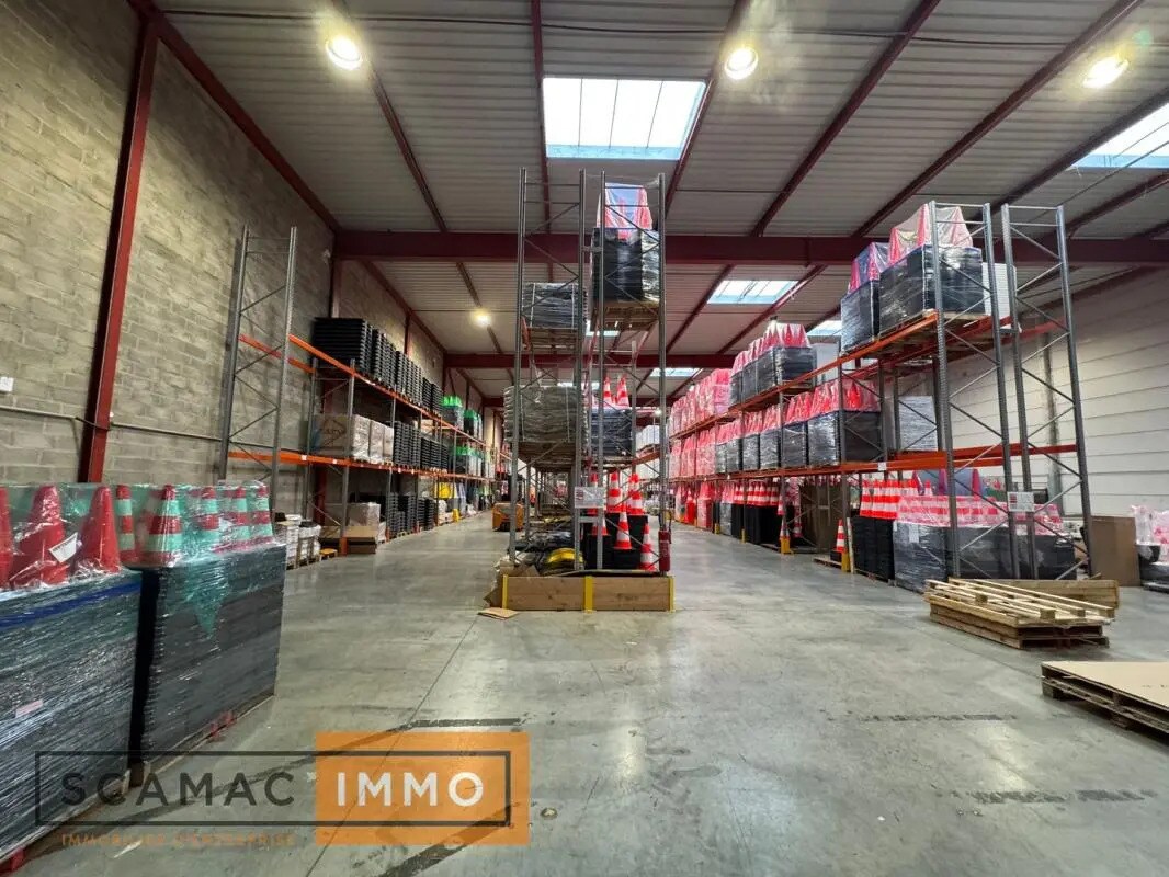 Industrial in Combs-la-Ville for lease Interior Photo- Image 1 of 9