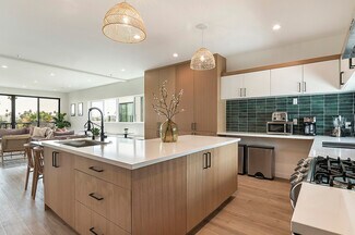 More details for 811 N Harvard Blvd, Los Angeles, CA - Retail for Lease