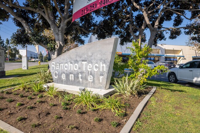 More details for 901 W Victoria St, Compton, CA - Office, Retail for Lease