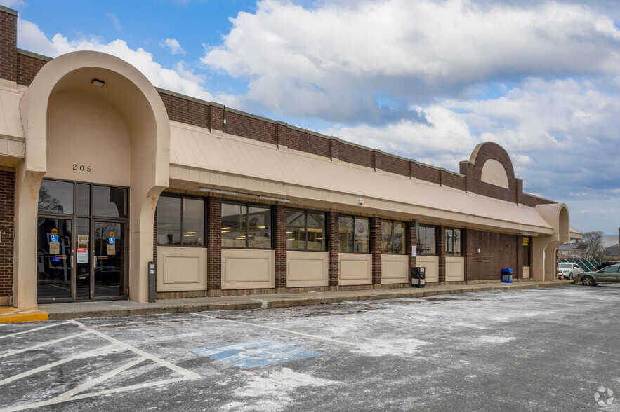 203-207 S Broadway, Lawrence, MA for sale - Building Photo - Image 1 of 1