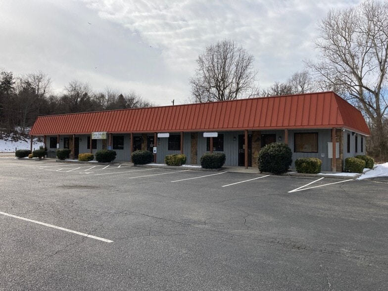 810 Blue Ridge Ave, Bedford, VA for sale - Building Photo - Image 2 of 10