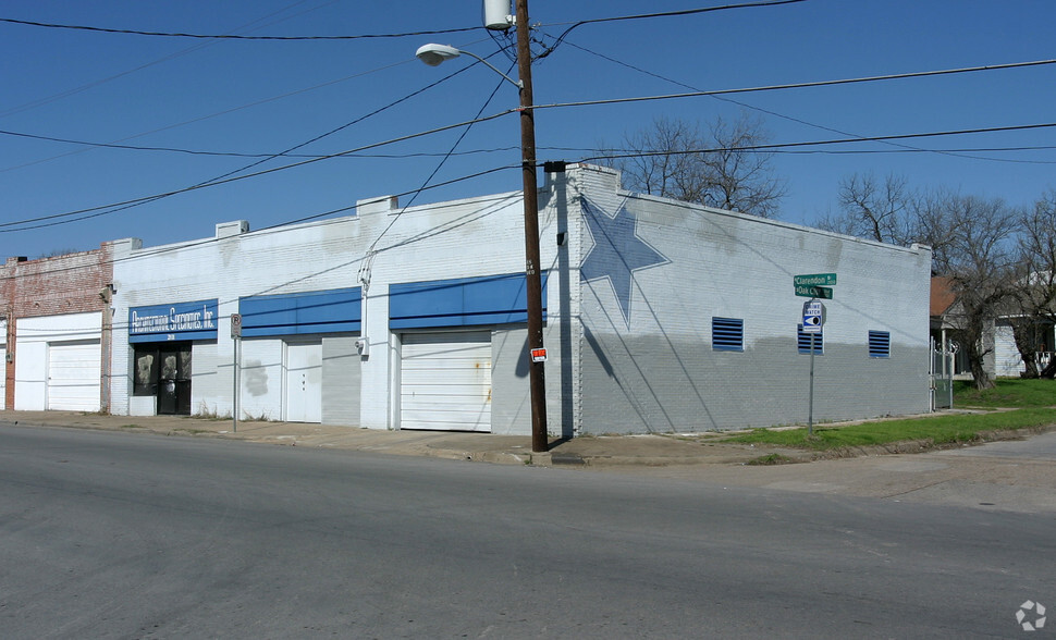 2101 W Clarendon Dr, Dallas, TX for lease - Primary Photo - Image 1 of 1