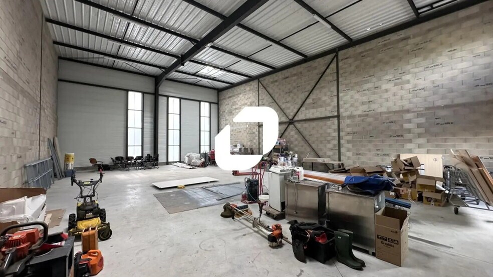 Flex dans Holtzheim à louer - Photo du bâtiment - Image 2 de 7