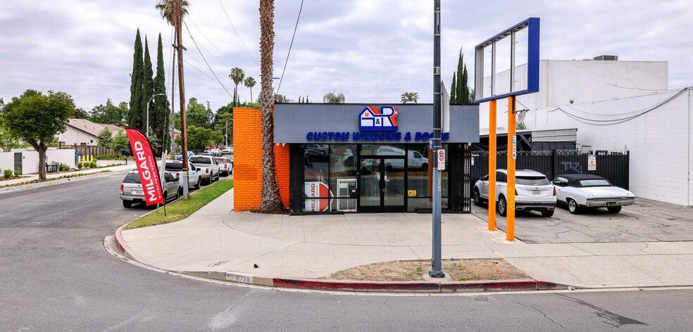 18738 Sherman Way, Reseda, CA for sale - Primary Photo - Image 1 of 12