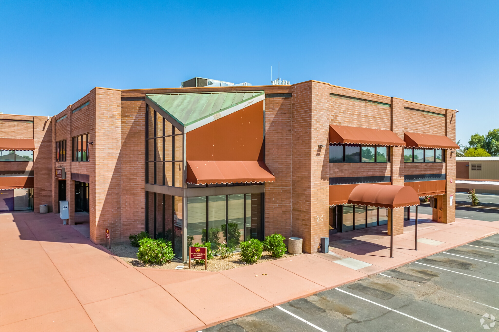 2727 W Glendale Ave, Phoenix, AZ for lease Building Photo- Image 1 of 33