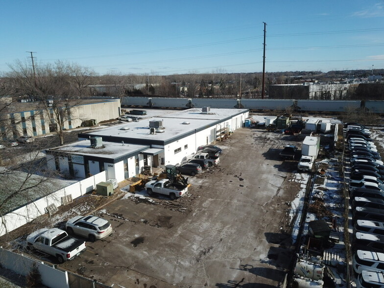 3250 Fanum Rd, Vadnais Heights, MN for lease - Building Photo - Image 1 of 4