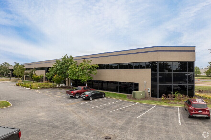 331 Salem Pl, Fairview Heights, IL à vendre - Photo du bâtiment - Image 3 de 9