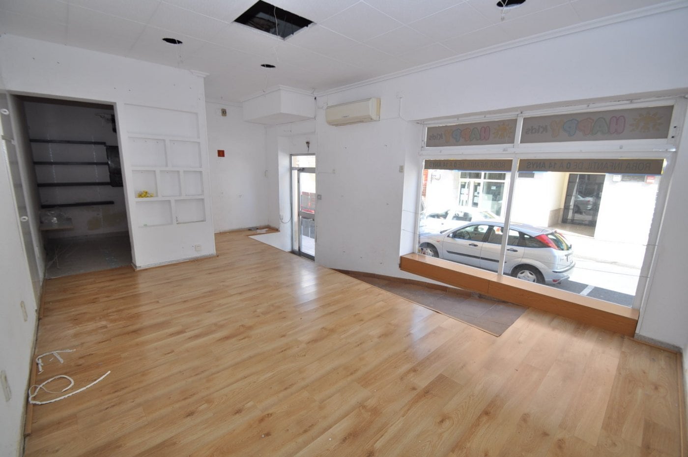 Retail in Sant Carles de la Ràpita, Tarragona for lease Interior Photo- Image 1 of 6