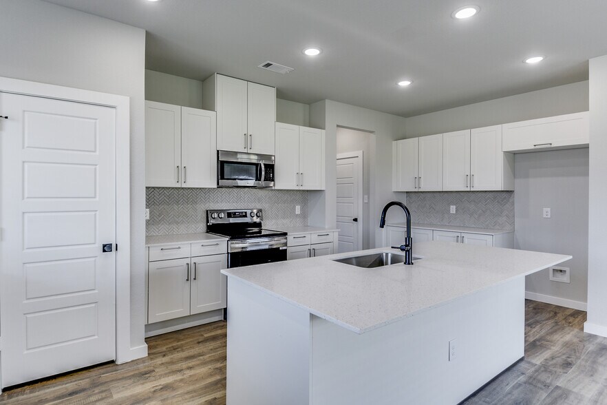 4405 Clovis Ct, Midlothian, TX à vendre - Photo du bâtiment - Image 3 de 40