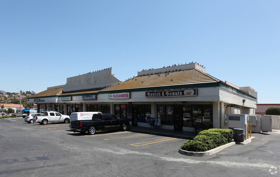 1450-1470 N Santa Fe Ave, Vista, CA à louer - Photo du bâtiment - Image 2 de 17