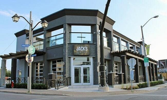 Plus de détails pour 5043 Centre St, Niagara Falls, ON - Commerce de détail à vendre