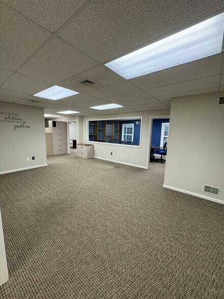 1124 Rt 202 S, Raritan, NJ à vendre - Photo du bâtiment - Image 3 de 10