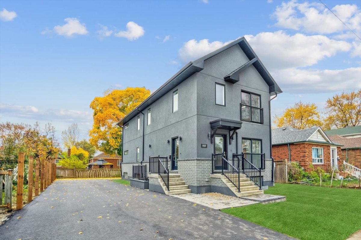1937 Lawrence Av W, Toronto, ON à vendre Photo principale- Image 1 de 1