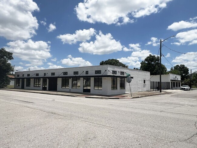 More details for 3602 Navigation Blvd, Houston, TX - Retail for Sale