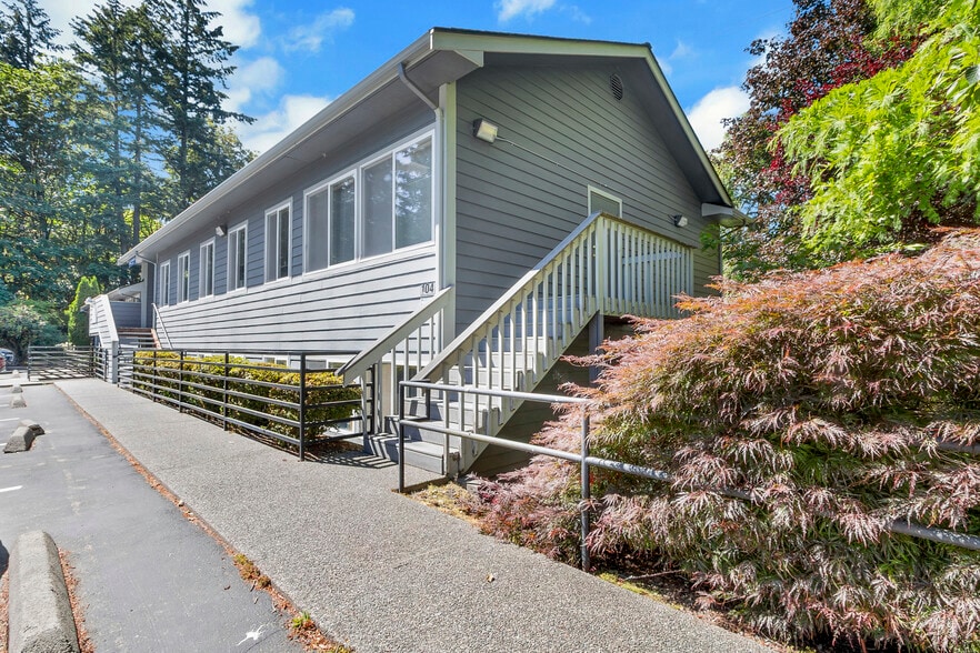 104 Tremont Ave, Port Orchard, WA à vendre - Photo du bâtiment - Image 3 de 65