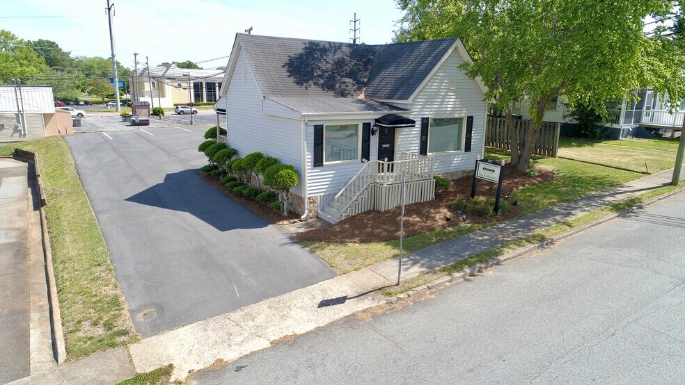 307 Harvey St, Winston-Salem, NC à vendre - Photo du bâtiment - Image 2 de 14