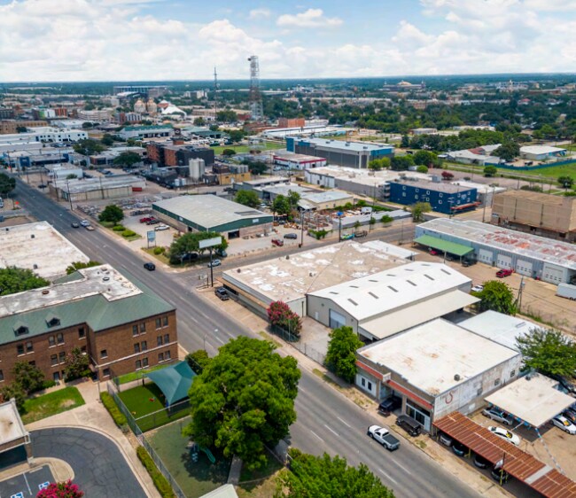 1300 Franklin Ave, Waco, TX for sale - Building Photo - Image 1 of 7