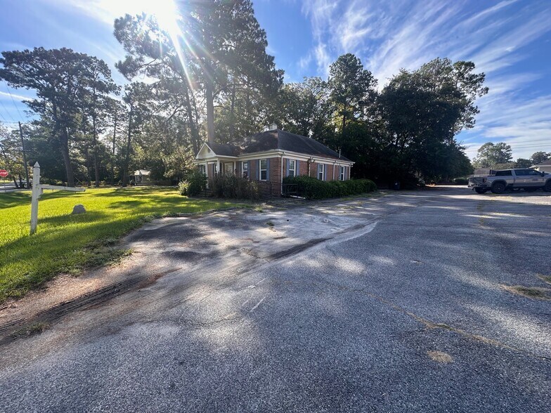416 E 3rd Ave, Cordele, GA à vendre - Photo du bâtiment - Image 2 de 18