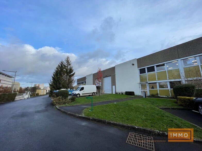 Industrial in MASSY for lease - Building Photo - Image 3 of 4