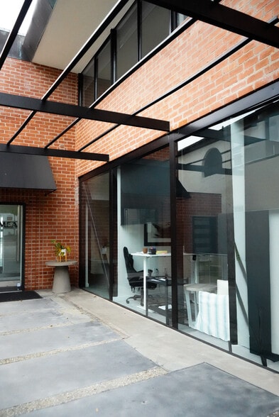 446-448 S Canon Dr, Beverly Hills, CA for sale - Building Photo - Image 3 of 23