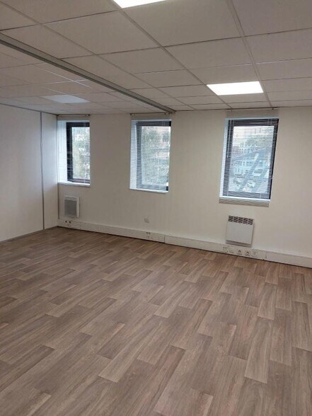 Bureau dans Nanterre à louer - Photo intérieure - Image 2 de 30