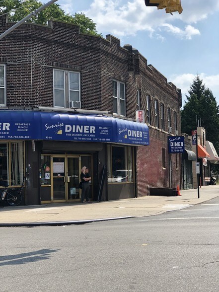 4504 Parsons Blvd, Flushing, NY à louer - Photo du bâtiment - Image 1 de 7