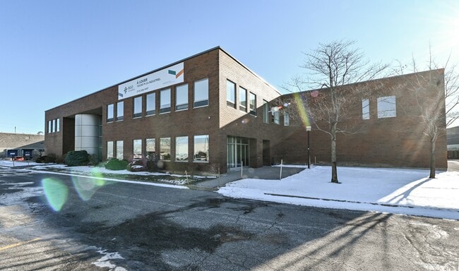 Plus de détails pour 4500 Rue Cousens, Montréal, QC - Industriel à louer