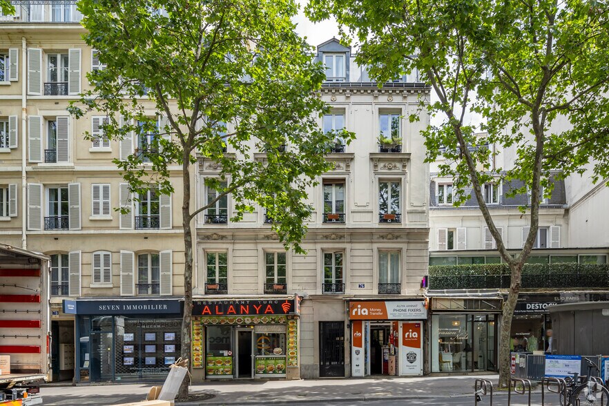 Retail in Paris for lease - Primary Photo - Image 1 of 2
