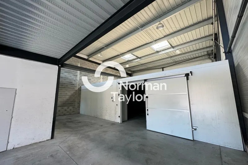 Flex in Montpellier for lease Interior Photo- Image 1 of 6