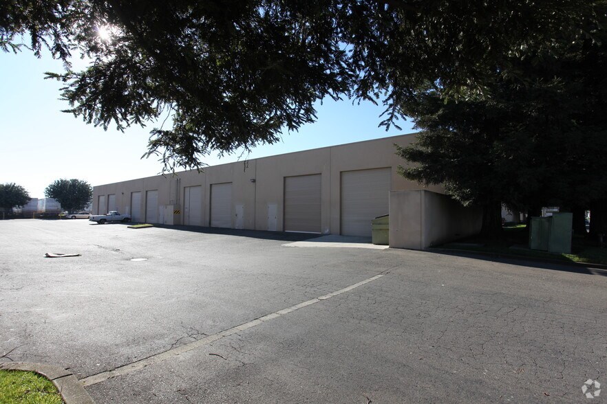 8240 Belvedere Ave, Sacramento, CA à louer - Photo du bâtiment - Image 2 de 3