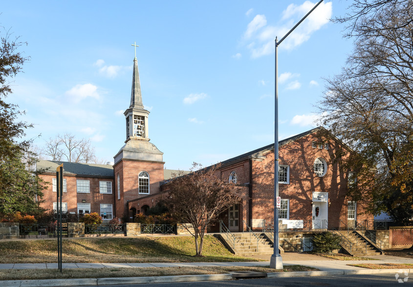 3655 Calvert St NW, Washington, DC for lease - Building Photo - Image 1 of 8