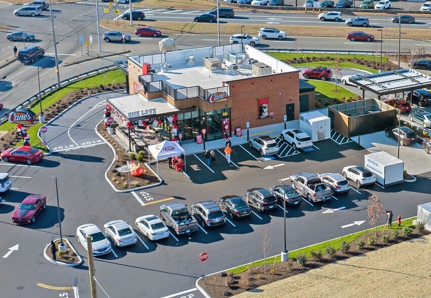 336 Bald Hill Rd, Warwick, RI à vendre - Photo du bâtiment - Image 3 de 7