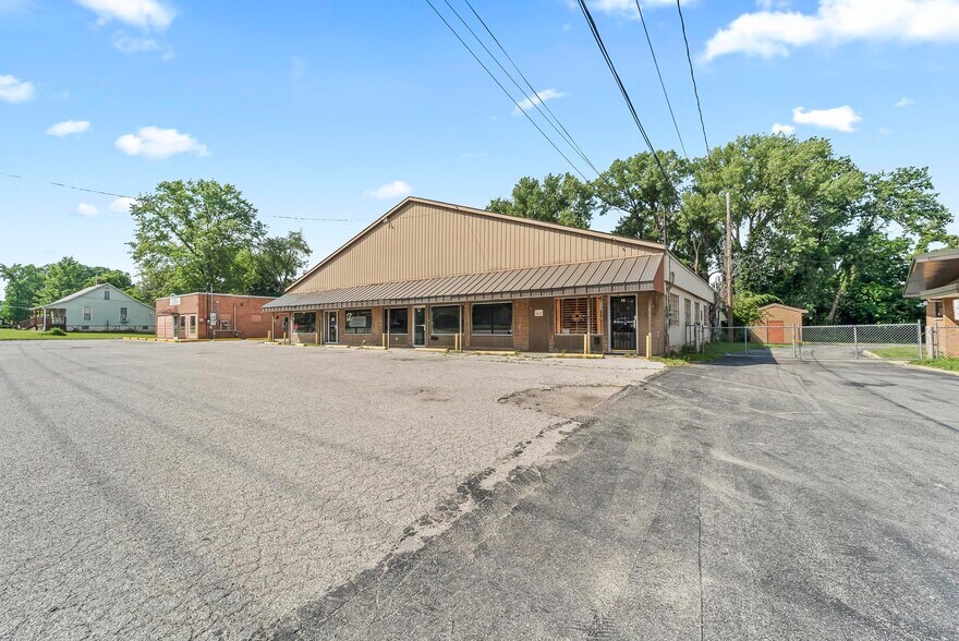 909-911 Milton Rd, Alton, IL à vendre - Photo du bâtiment - Image 3 de 60