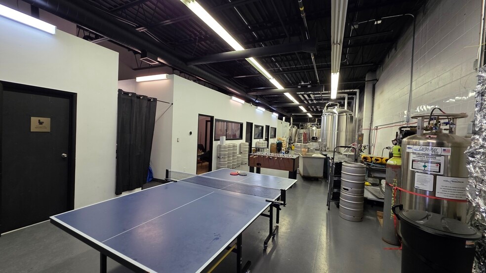 71 Sunrise Ave, Toronto, ON for lease - Interior Photo - Image 3 of 5