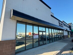 511 Windward Dr, Newton, KS for lease Interior Photo- Image 2 of 21