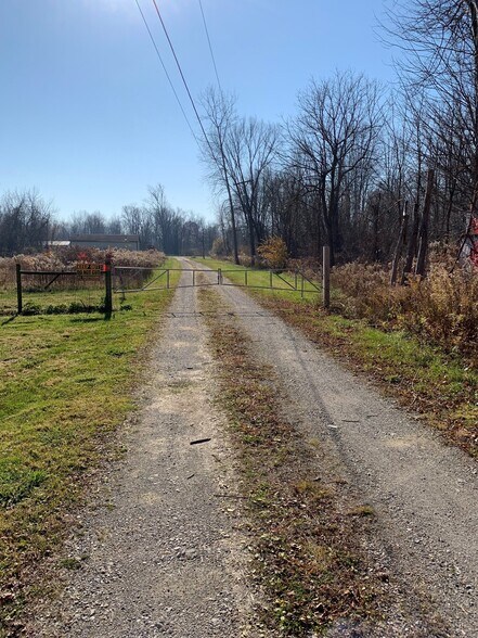 24210 24 Mile Rd, Macomb, MI à vendre - Photo du bâtiment - Image 2 de 2