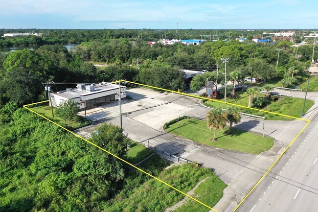 More details for 8801 20th St, Vero Beach, FL - Retail for Lease