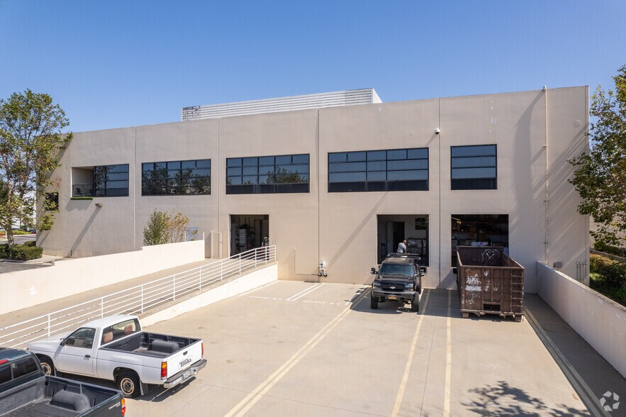 3520 Challenger St, Torrance, CA à louer - Photo du bâtiment - Image 3 de 5