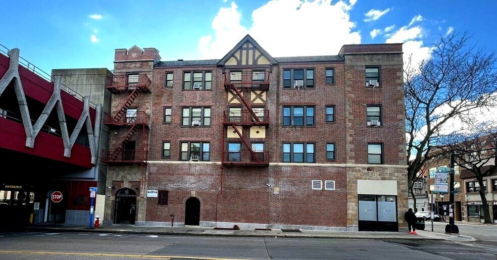 6 E Sidney Ave, Mount Vernon, NY à vendre - Photo du bâtiment - Image 3 de 29