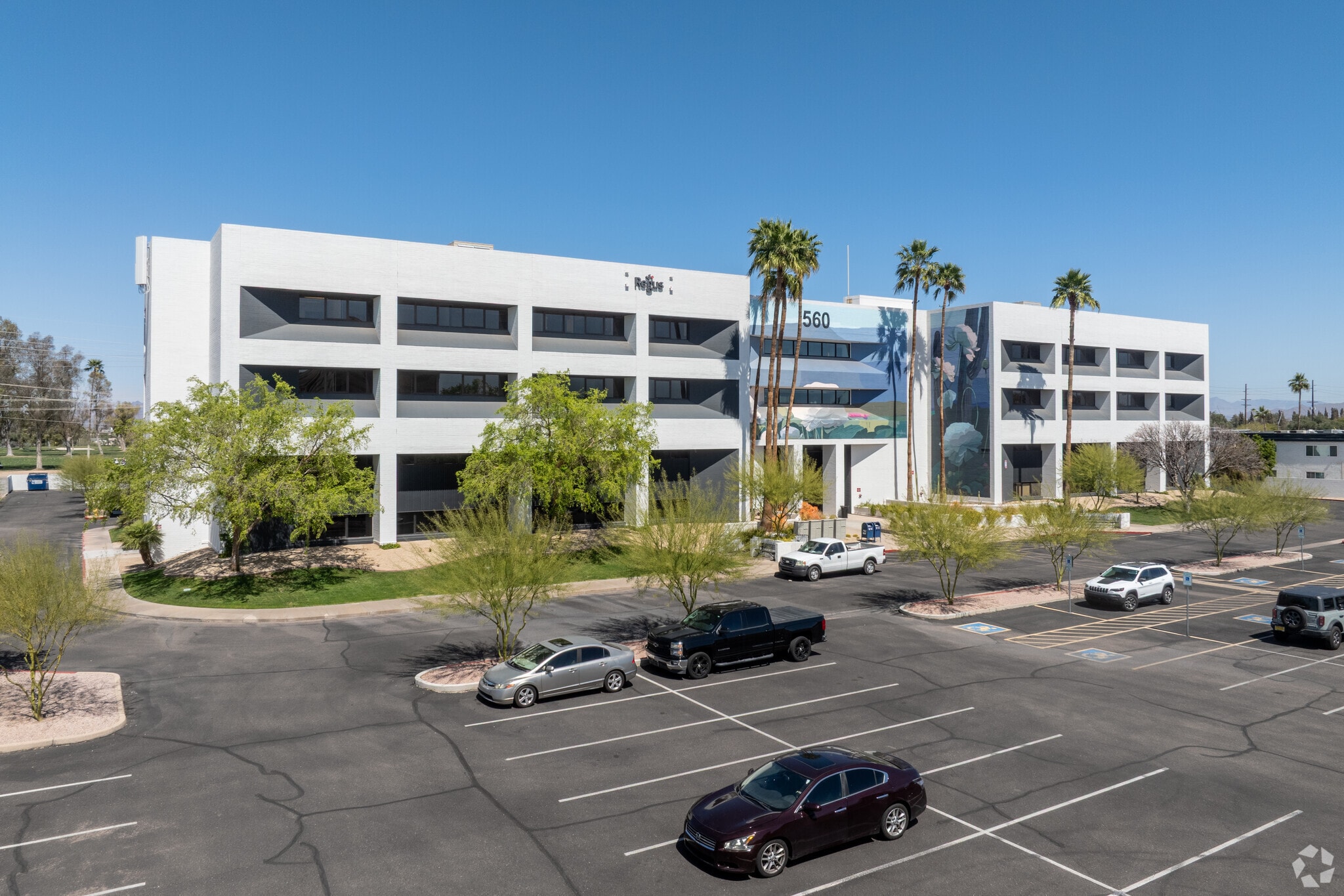 560 W Brown Rd, Mesa, AZ à louer Photo du bâtiment- Image 1 de 19