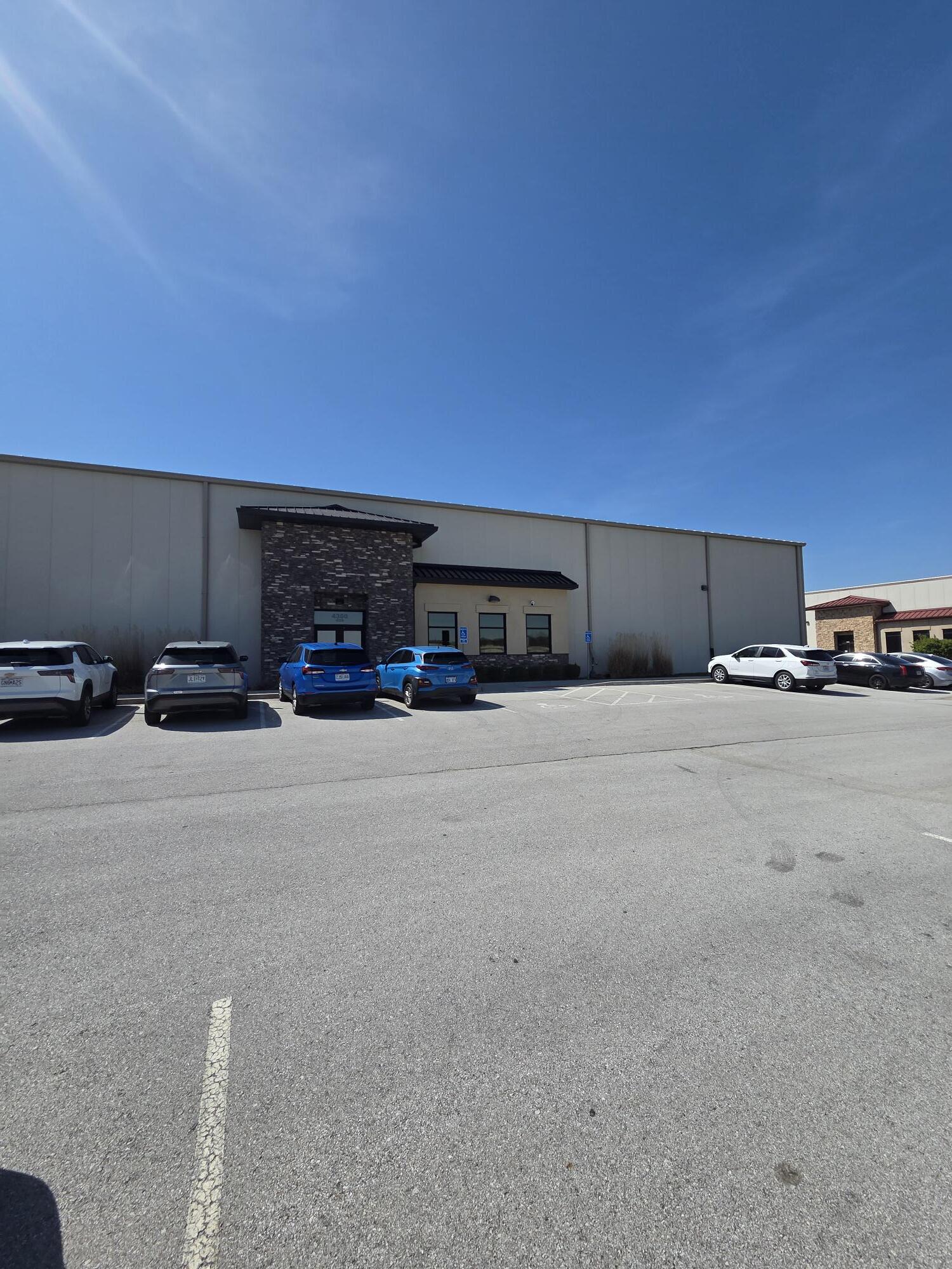 4300-4324 N Belgium Ave, Riverside, MO for lease Primary Photo- Image 1 of 6