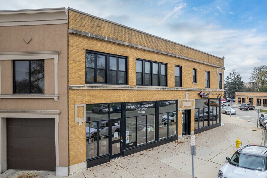 1 S Waiola Ave, La Grange, IL à vendre - Photo du bâtiment - Image 3 de 9