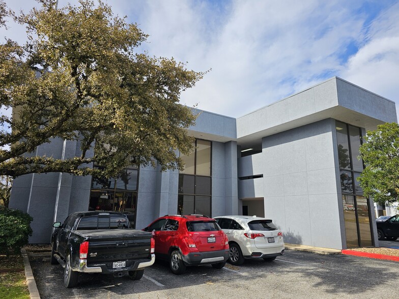 12521 Nacogdoches Rd, San Antonio, TX for lease - Building Photo - Image 2 of 9