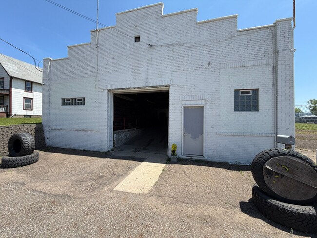 More details for 1306 Harrisburg Rd NE, Canton, OH - Industrial for Sale