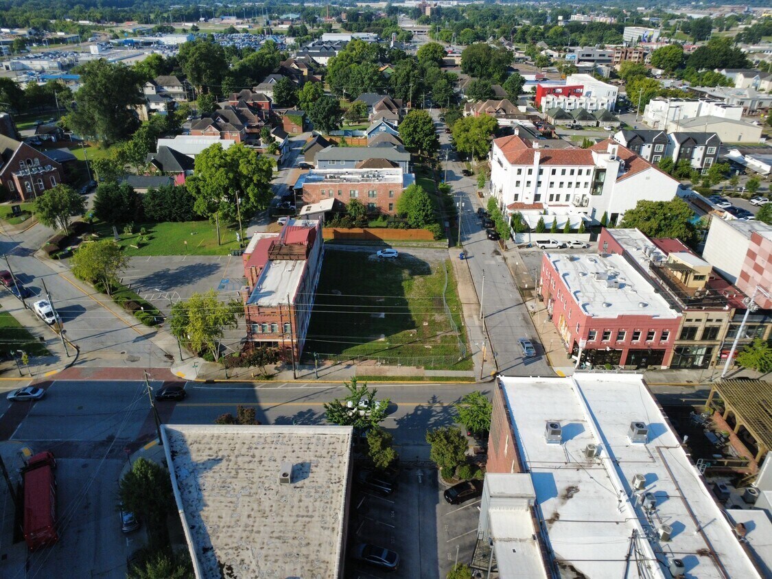 100 E Main St, Chattanooga, TN à vendre Photo du bâtiment- Image 1 de 5