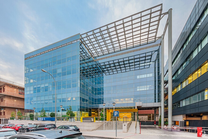 Calle Albasanz, 14, Madrid, Madrid for lease - Building Photo - Image 3 of 21