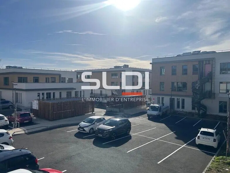 Office in Trévoux for sale - Building Photo - Image 2 of 12